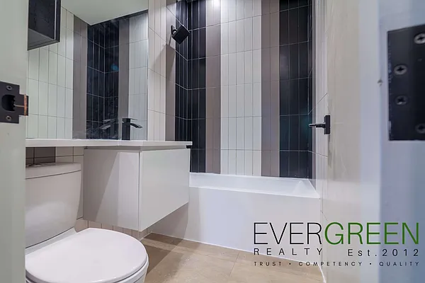 Rented by Evergreen Apartments BK | media 31