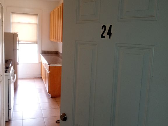 5th image of 315 25th St #24