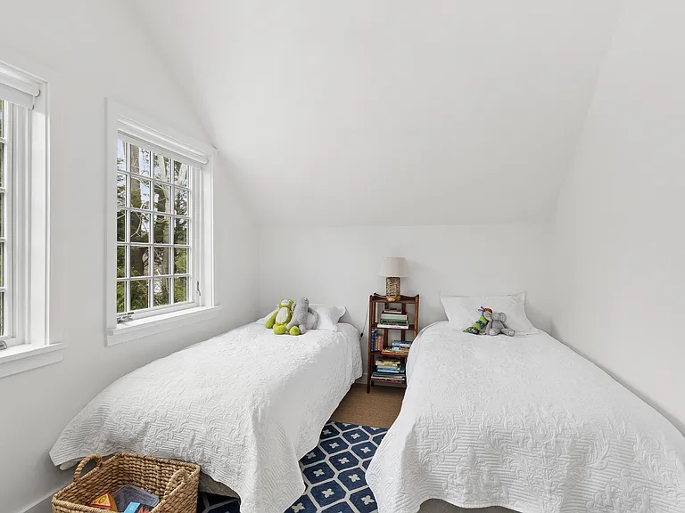 130 Montauk Hwy — Photo 18