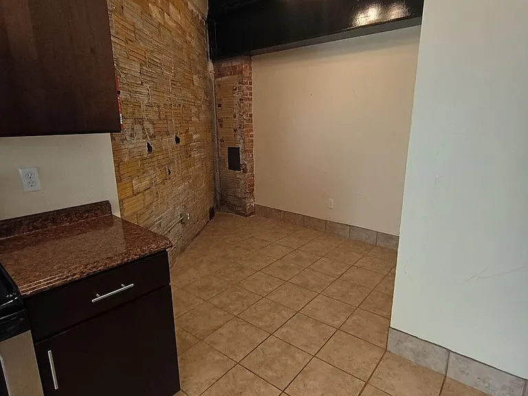 213 W Olive St #203 — Photo 5