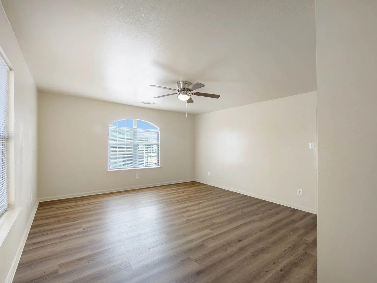 6435 Waldron Dr — Photo 3