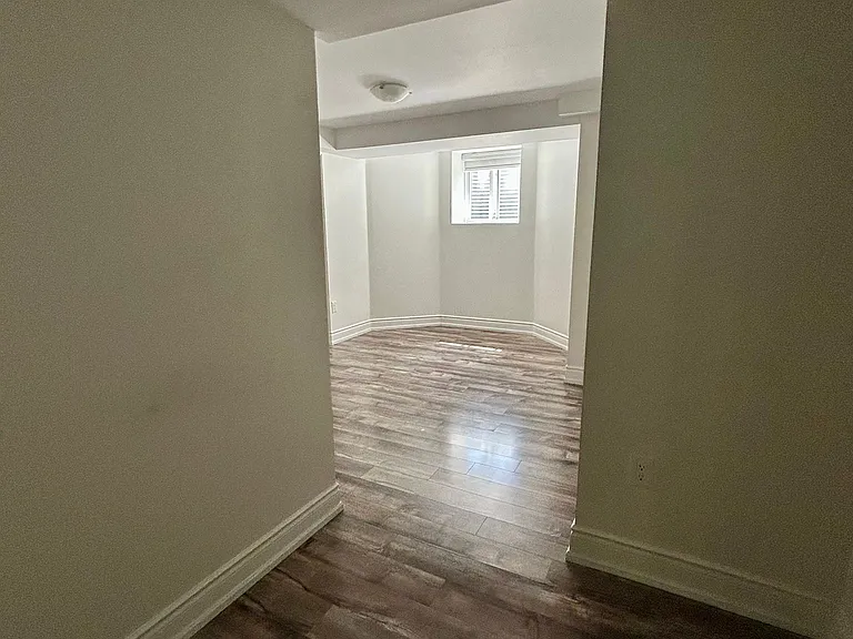 15205 Danby Rd #BASEMENT — Photo 3