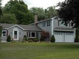 24 Valley Rd, Southampton, MA 01073