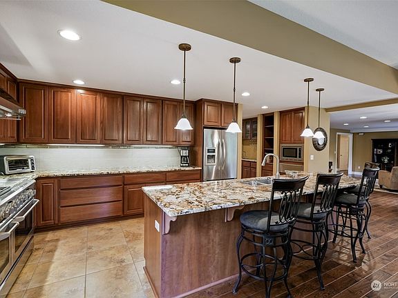 5th image of 31415 NE 74th Avenue