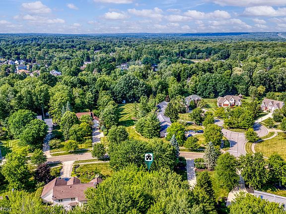 4th image of 35550 Spicebush Ln