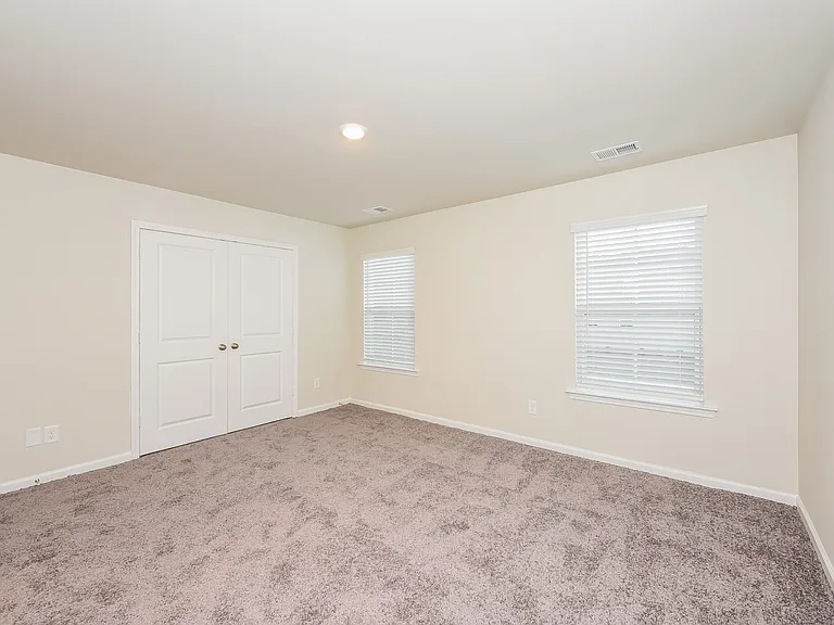 324 High Grove Way — Photo 7
