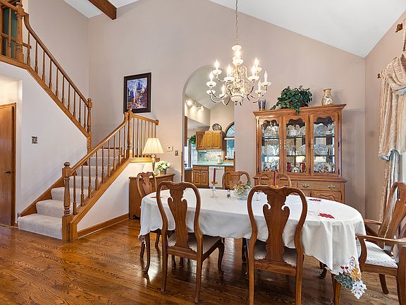 4th image of 10244 S 86th Ct