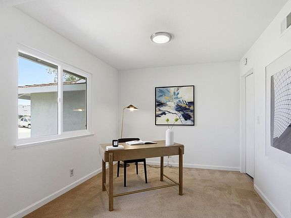 5th image of 546 Woodstock Way