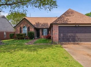 7086 Country Walk Dr, Cordova, TN 38018