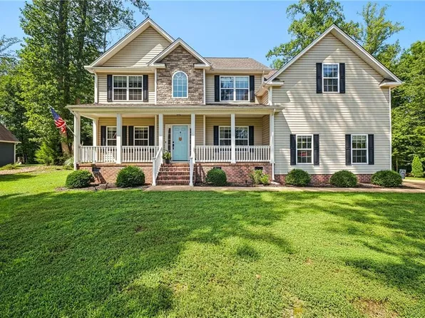 8484 Patrick Henry Way, Gloucester, VA 23061