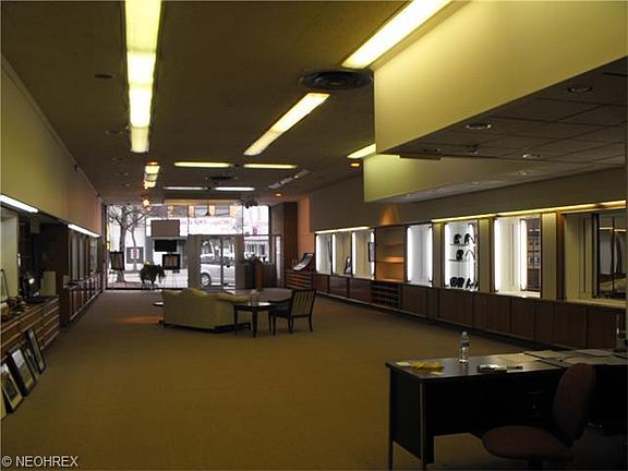 2nd image of 336 Broad St