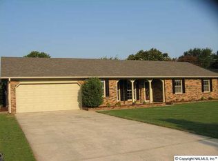 1923 Dresden Dr, Decatur, AL 35603