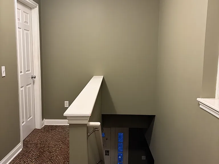 555 N Whitman Ct SE — Photo 13