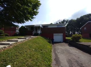 515 Saint Andrews Dr, Greensburg, PA 15601