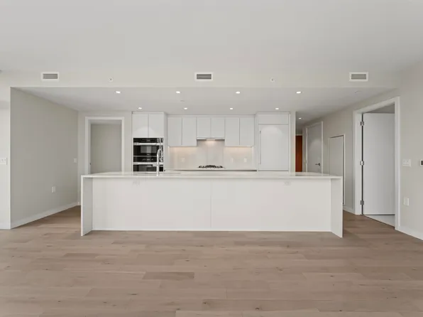 485 W 42nd Ave #603, Vancouver, BC V5Y 2S8