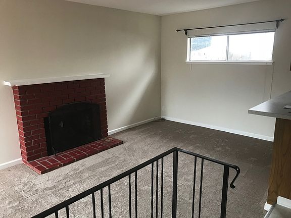 4th image of 1362 Park Pleasant Cir