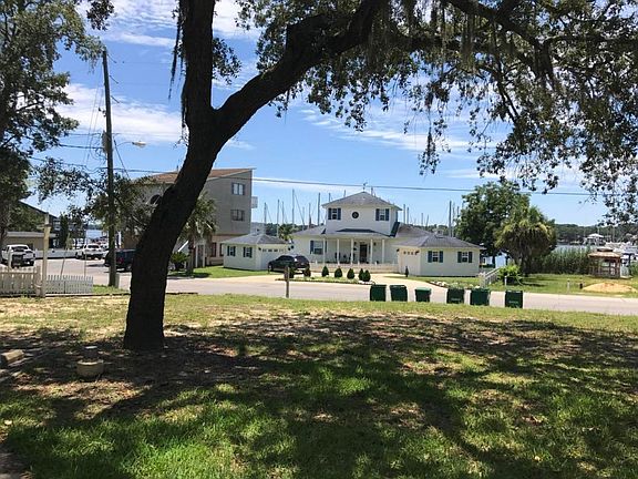 2nd image of 808 Bayshore Dr