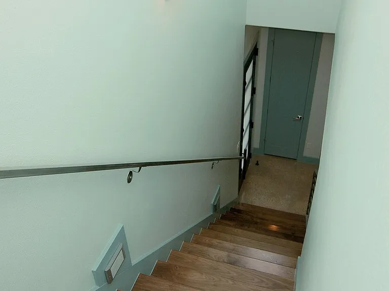 306 Franklin Blvd — Photo 26