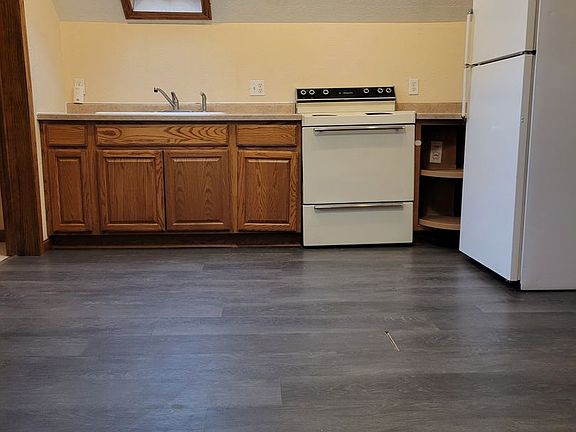 5th image of 114 S 4th St #2
