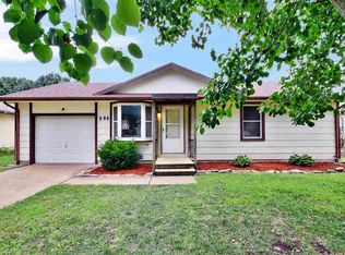 906 Wirth St, Augusta, KS 67010