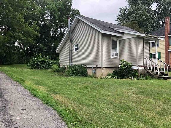 3rd image of 7 Tamarack St