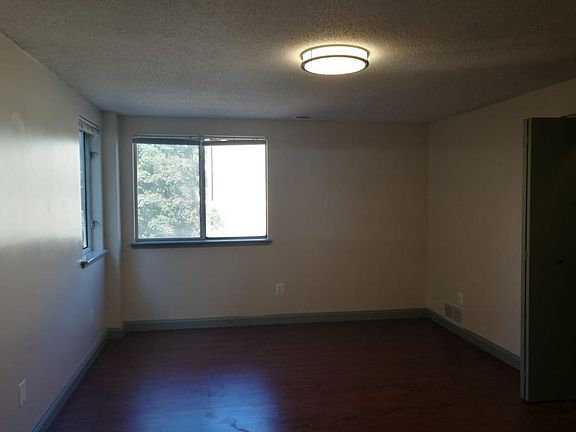 5th image of 1390 East St APT 208