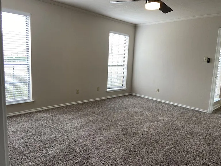 2303 Markland St — Photo 37