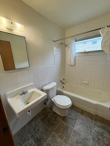 4441 University Ave NE #103 Photo 1