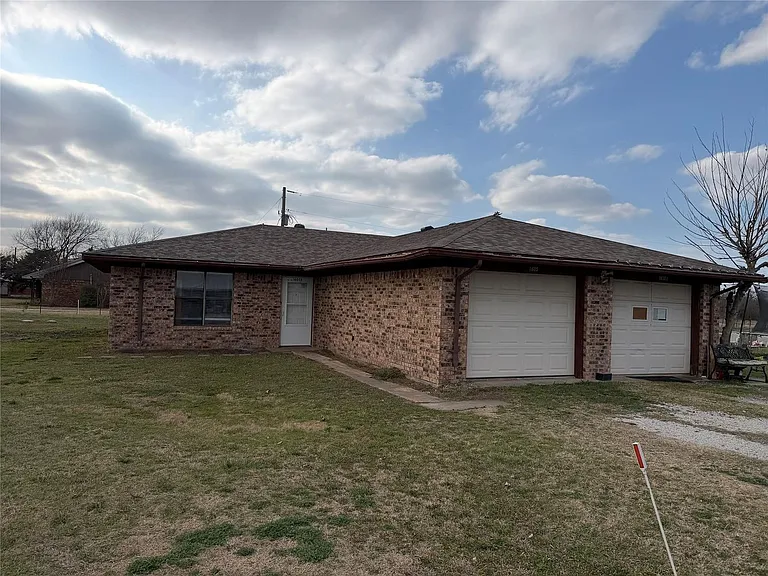 1605 Oak Cir #A — Photo 9
