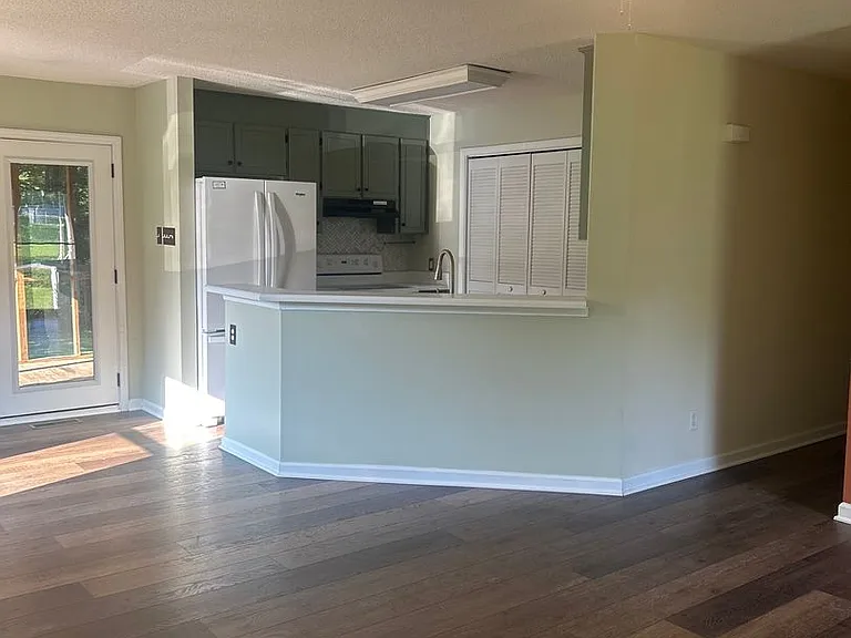 318 Crescent Dr — Photo 4