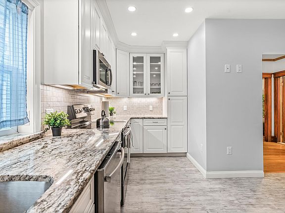 5th image of 109 Winthrop St #2