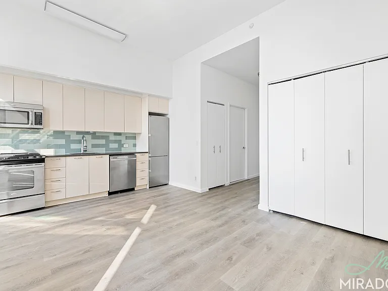 80 Dekalb Ave #34P — Photo 2
