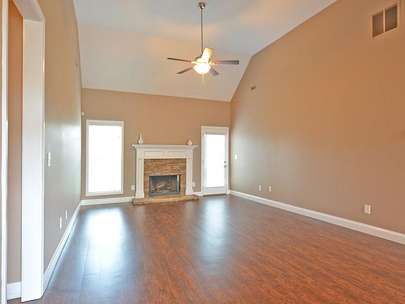 2nd image of 358 Stillwood Dr