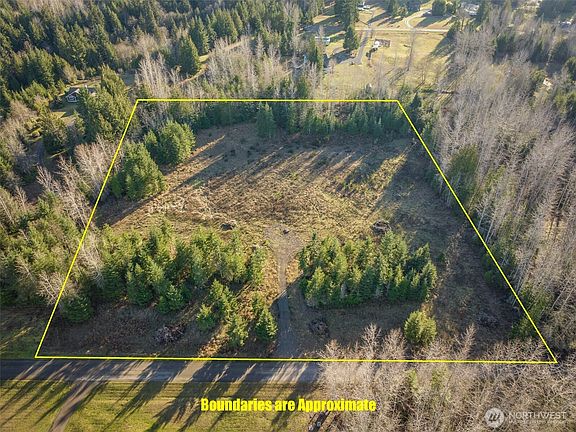 3rd image of 134 Columbine Way