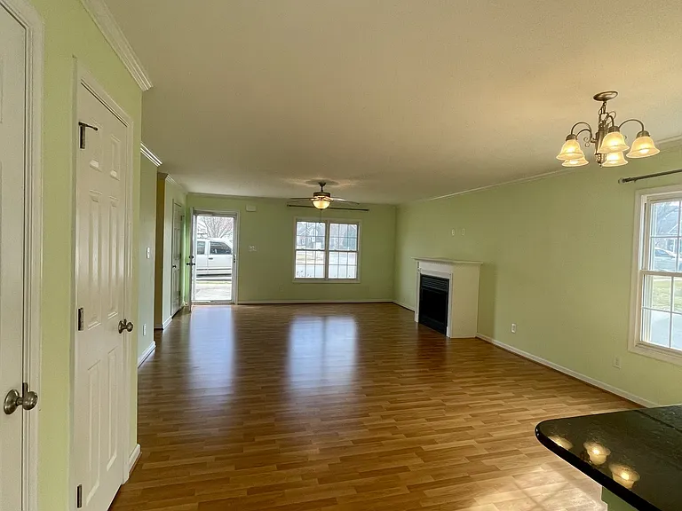 616 Capstone Dr #1 — Photo 4