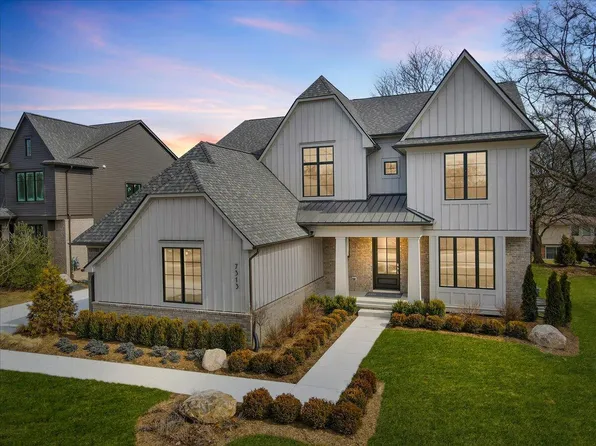 7313 Brookside Village Ct, Bloomfield Hills, MI 48301