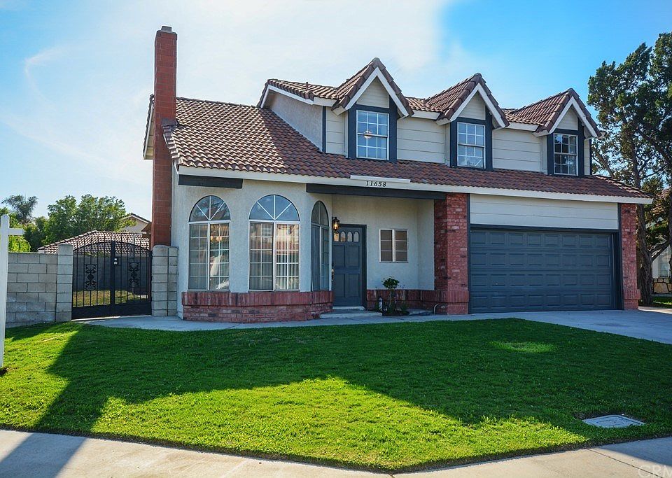 2nd image of 11658 Oakwood Dr