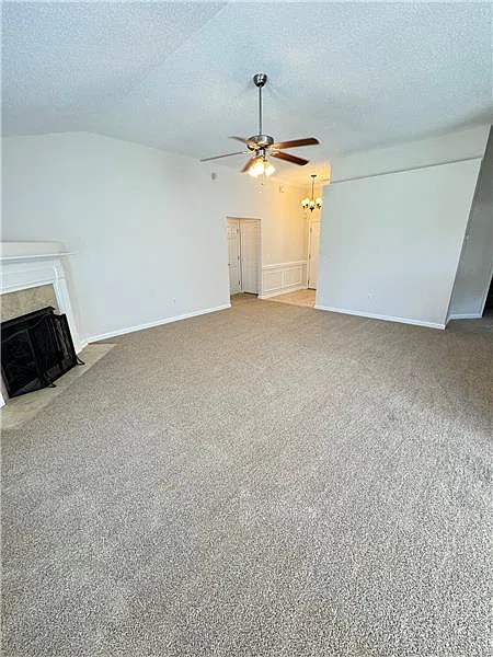 3 bed, 1903 sqft, $2,225 — Photo 4