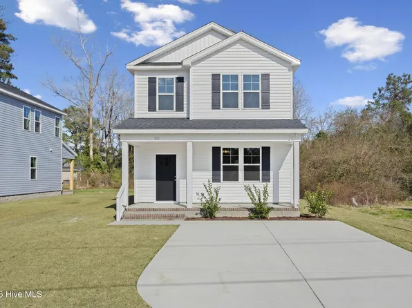 310 S Vann Street, Burgaw, NC 28425