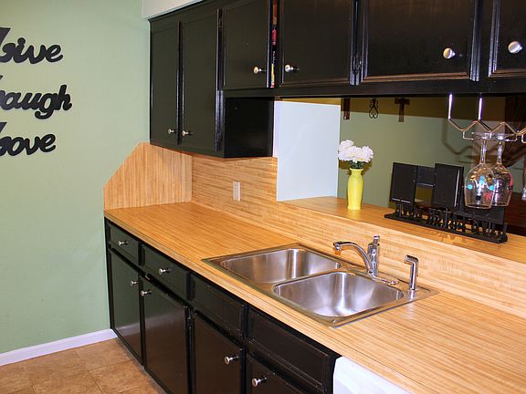 4th image of 31 Hideaway Dr