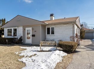 125 W Wayne Pl, Wheeling, IL 60090