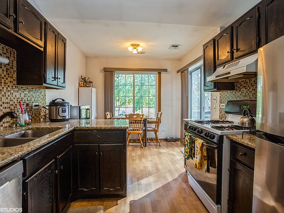 5th image of 1525 Commodore Ct Unit 6