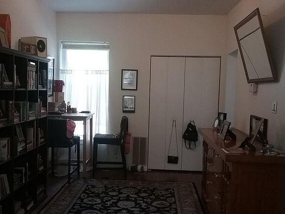 4th image of 1752 W Belle Plaine Ave APT 1
