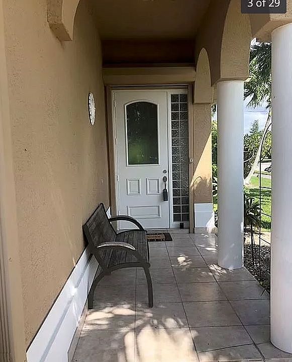 1st image of 593 106th Ave N