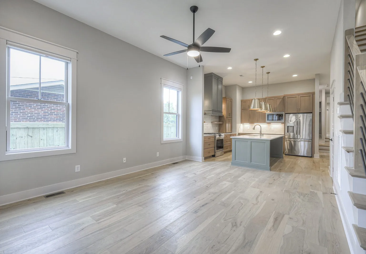 821 Acklen Ave — Photo 2