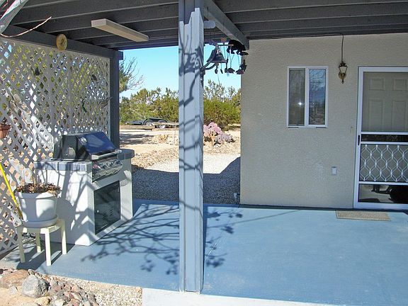 West patio w/Built-in BBQ