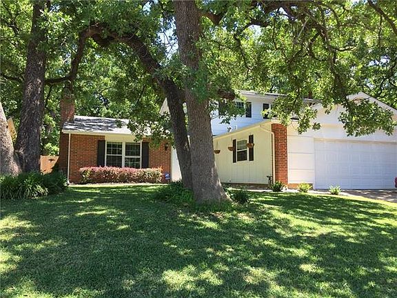 2nd image of 2814 Norwood Ln
