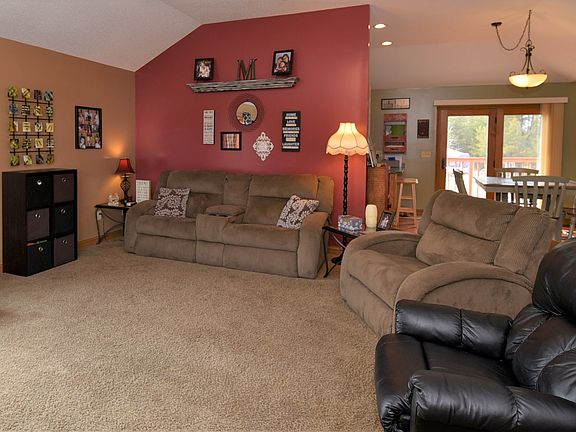 4th image of 9055 Deer Dr