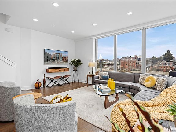 5th image of 2814 John R St #R