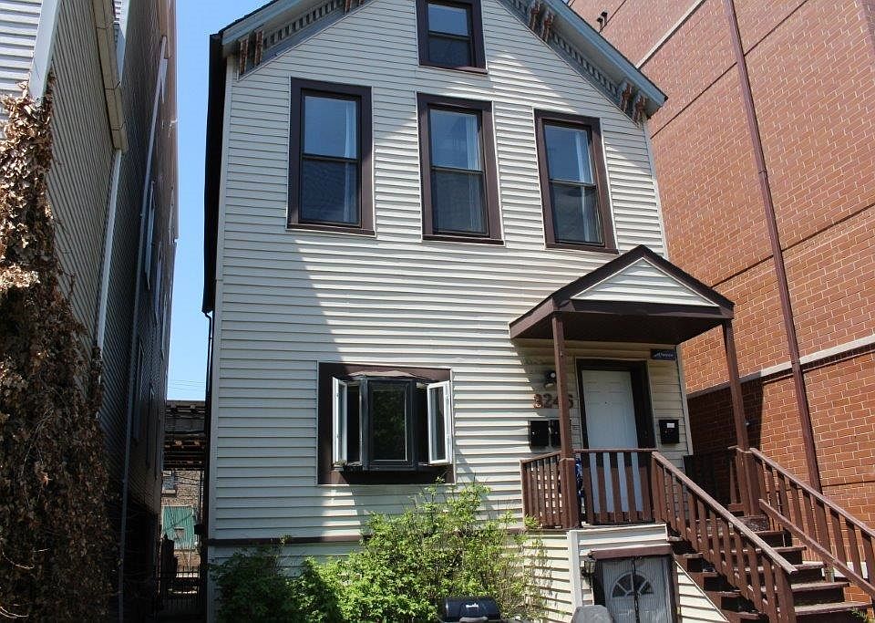 1st image of 3246 N Wilton Ave #1